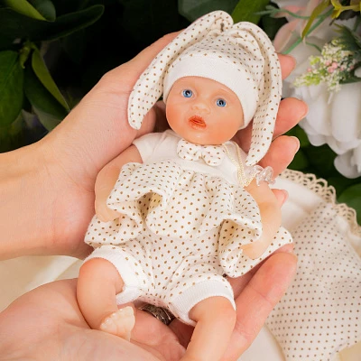 Кукла из силикона (девочка, 19 см) коллекция "Magic baby"